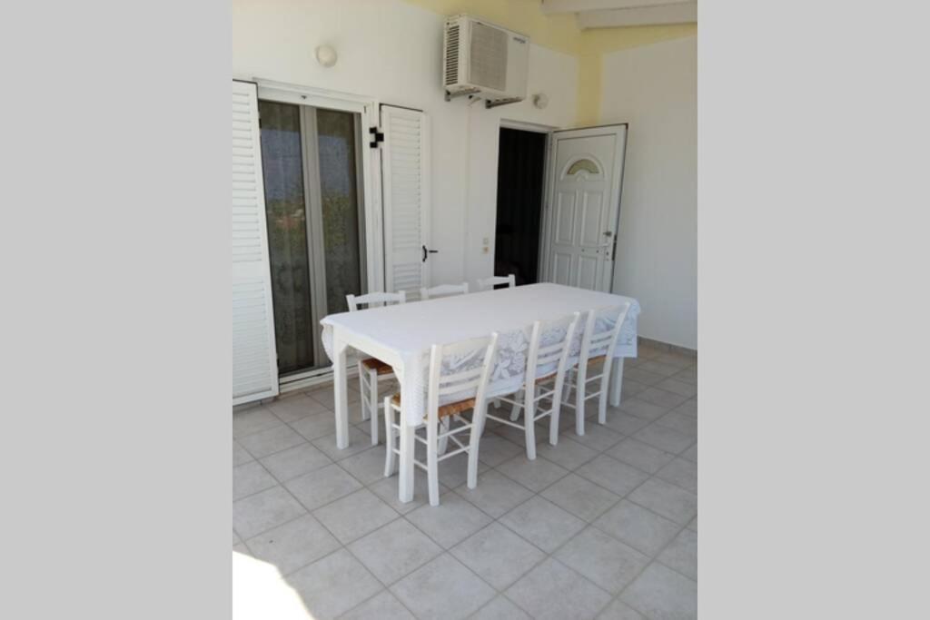 Marinis House Villa *